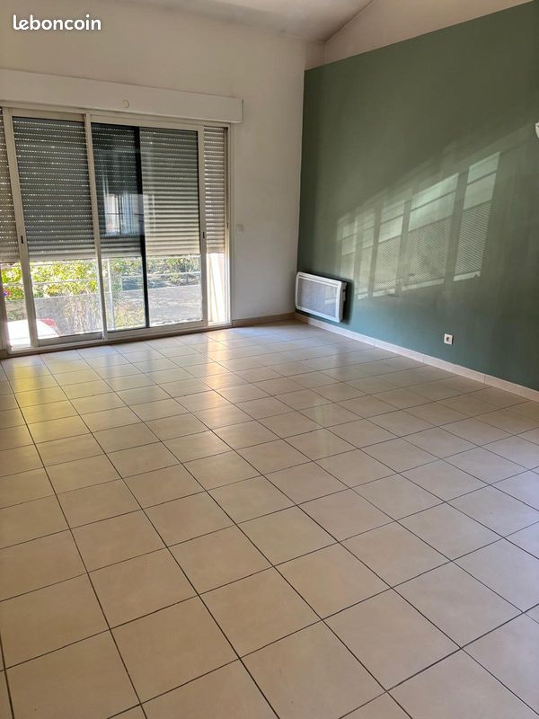 Appartement 3 pièces 75 m² · à Marseille · 75 m² · 990 €/mois