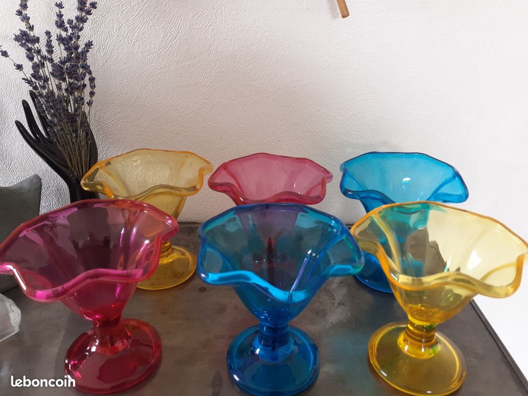 Coupe a glaces vintage translucide (image 2)