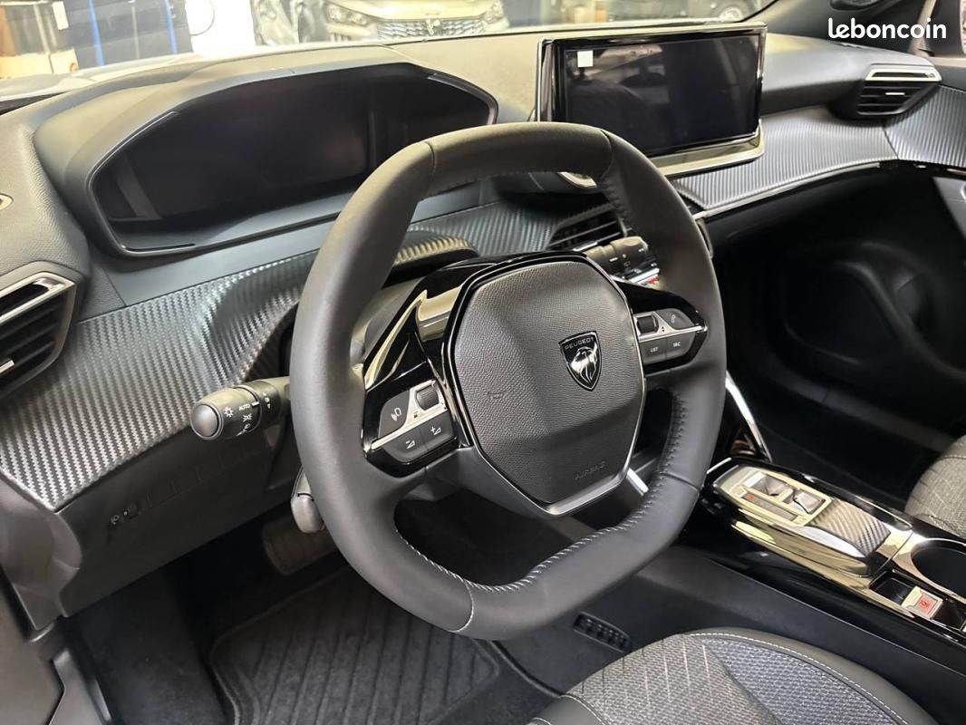 Peugeot 2008 Hybrid 110 e-DCS6 - Allure (image 9)