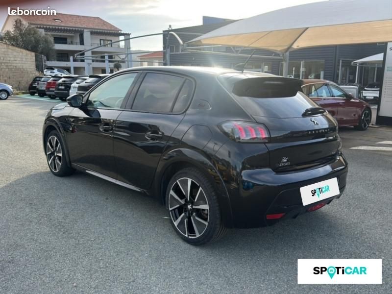 Peugeot 208 e-208 136ch GT (image 7)