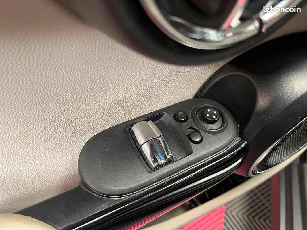 Mini MINI III Cooper D 1.5 116ch Pack Chili / Toit ouvrant / Sono Harman Kardon (image 17)