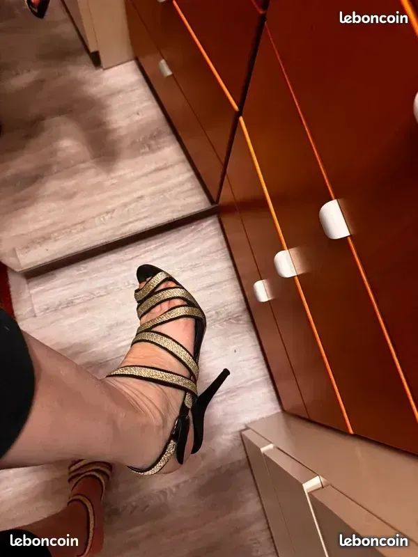 Chaussures ZARA noire or tresse taille 37 tbe (image 2)