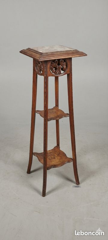 Sellette en bois sculpté, dessus de marbre - Chine - Carvajal