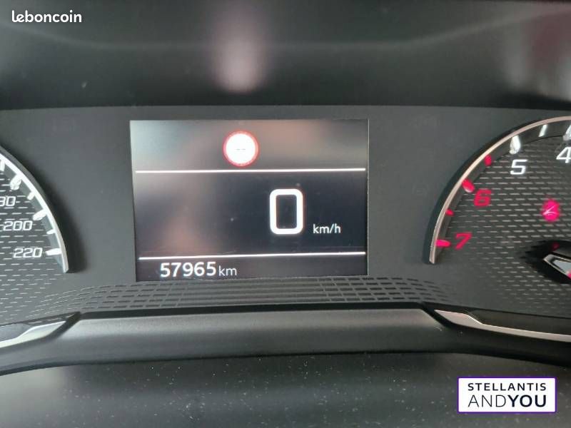 Peugeot 208 PureTech 75 S&S BVM5 Style (image 14)