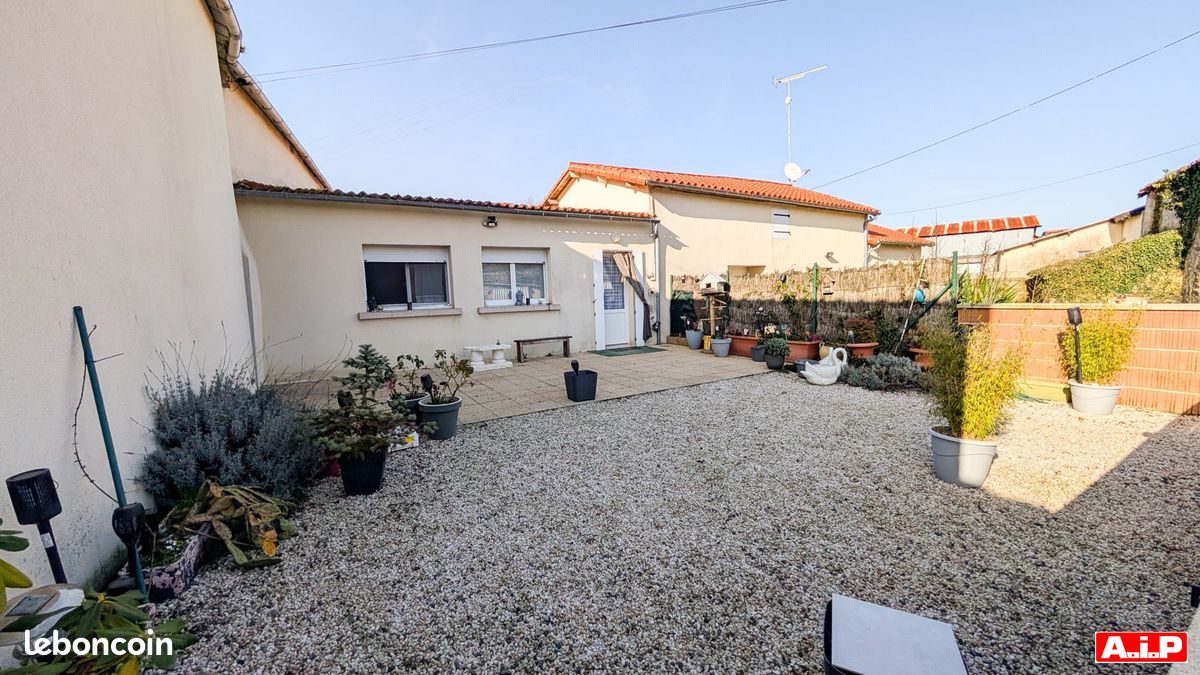Maison 8 pièces 178 m² · à Bressuire · 178 m² · 178 500 €
