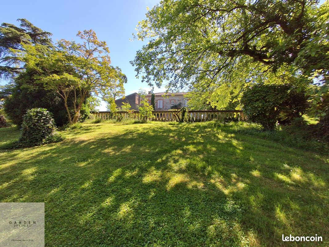 Maison 12 pièces 476 m² · à Revel · 476 m² · 567 000 €