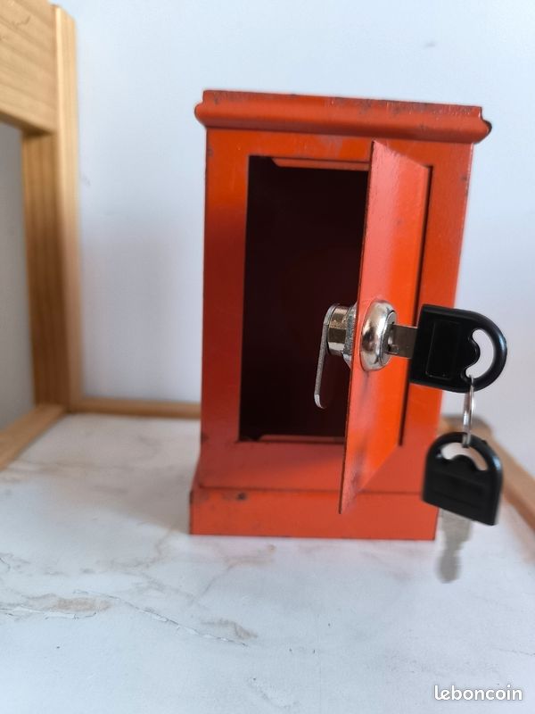 Ancien coffre-fort (D'occasion) à Petit-Lancy pour CHF 500 – retrait