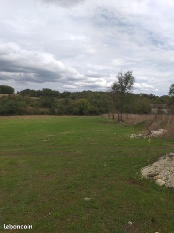 Terrain avec CU de 5580m² à Aujols