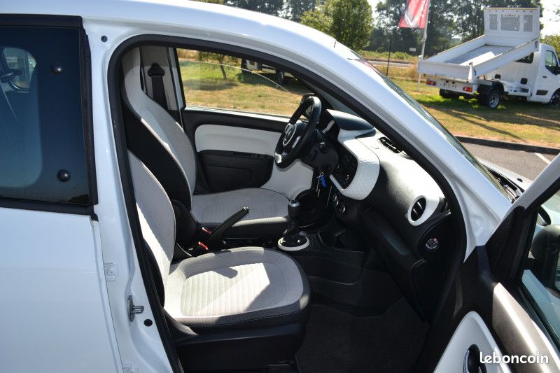 Renault TWINGO III 1.0 SCE 75CH ZEN - 20 (image 9)