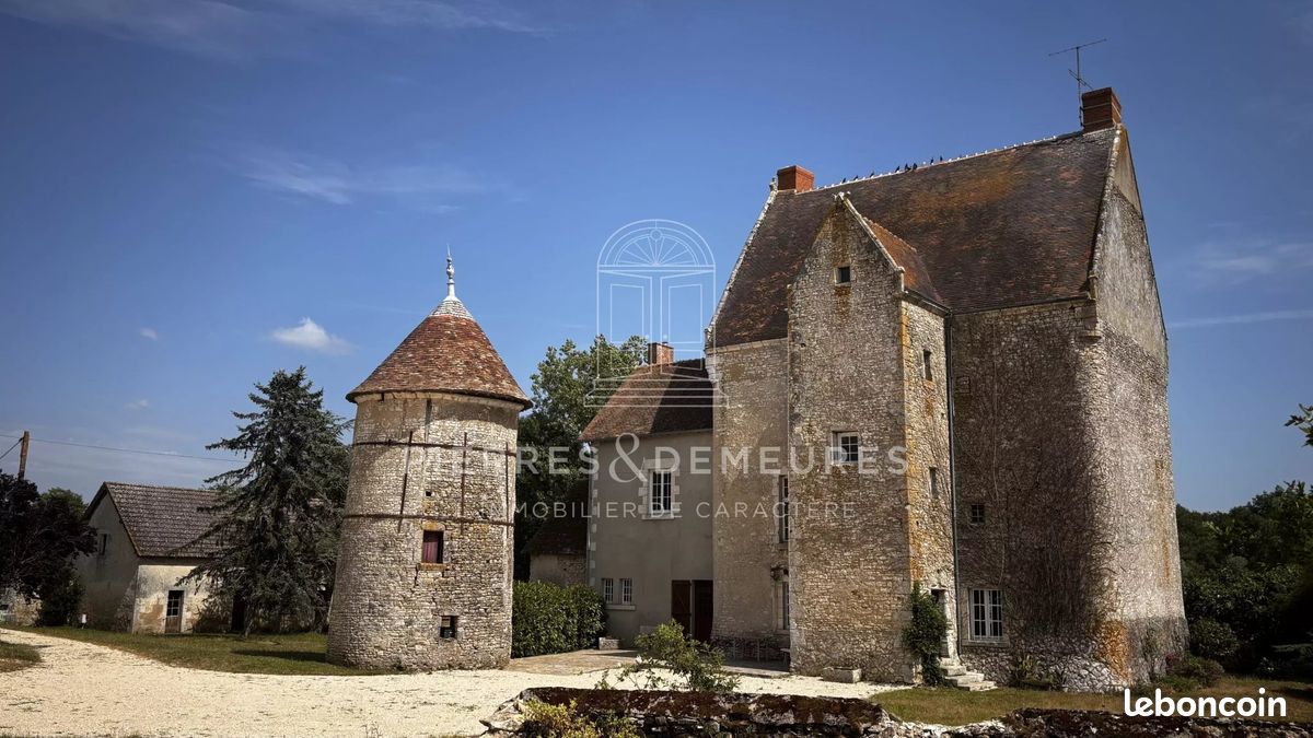 Maison 5 pièces 203 m² · à Neuillay-les-Bois · 203 m² · 367 500 €