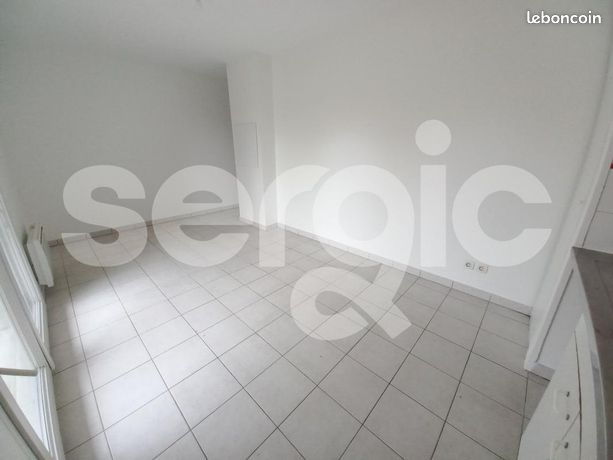 https://img.leboncoin.fr/api/v1/lbcpb1/images/83/e8/28/83e828fc7c83a400da9d3f7651cc8d6a7c8b0d4d.jpg?rule=ad-image