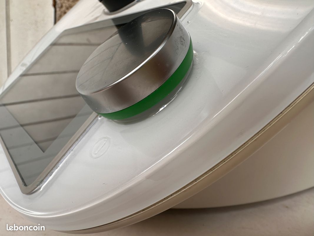 Thermomix TM6 avec tous ses accessoires (varoma, fouet, notices...) Facture avril 2020 (image 16)