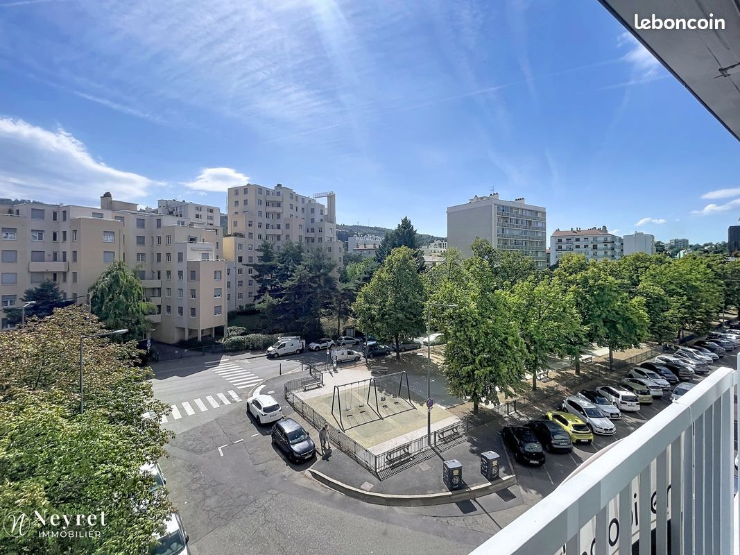 Appartement 3 pièces 74 m² · à Saint-Étienne · 74 m² · 89 000 €