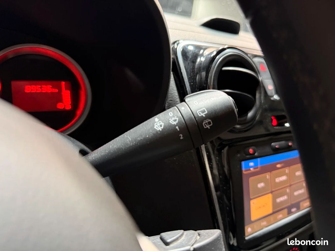 Dacia LODGY Stepway 1.2 tce 115 attelage / radars de recul / régulateur de vitesse (image 17)