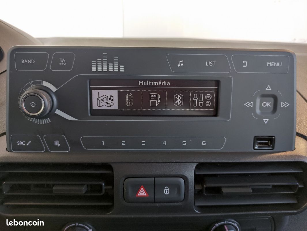 Peugeot Partner (3) BLUEHDI 100 LONG Cabine App (image 17)
