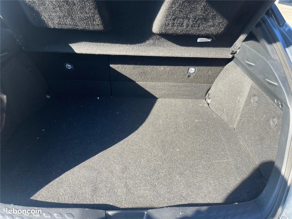 Toyota C-HR HYBRIDE MY22 2.0L Edition (image 14)