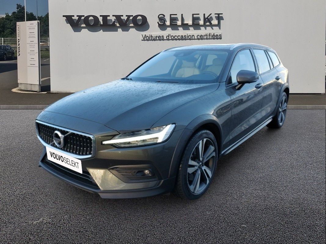 VOLVO V60 D4 AWD 190 ch Geartronic 8 Cross Country Pro - Voitures