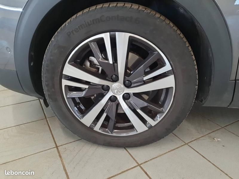 Peugeot 3008 HYBRID 225ch Allure Pack e-EAT8 (image 9)
