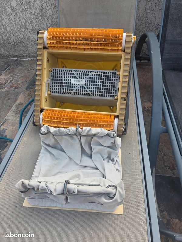 Robot de piscine pour pièces détachées (image 3)
