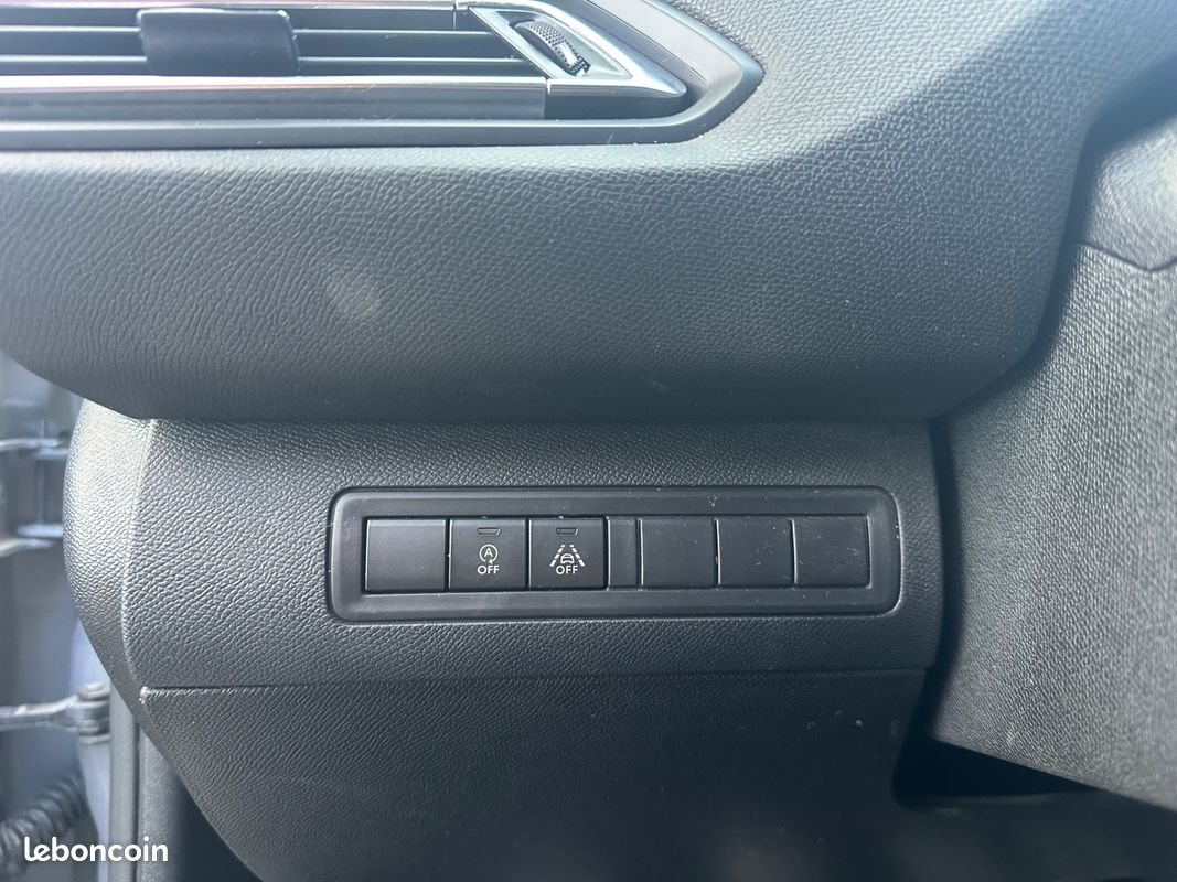 PEUGEOT 308 SW SW 1.2 PURETECH 130CH GT-LINe (image 17)