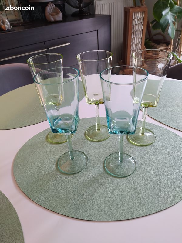 5 verres à vin (image 1)
