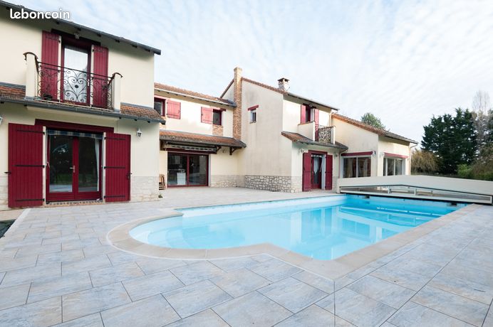 Maison 12 pièces 361 m²