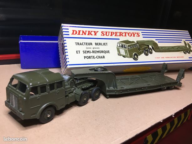 DINKY TOYS, camion militaire N1 berliet porte char a jantes