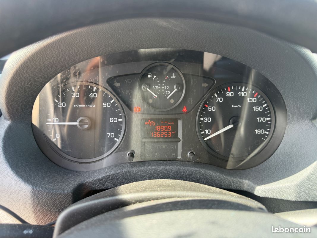CITROEN JUMPY 2.0 HDI 128 ch BVM6 2 PLACES / CAMÉRA / CLIM / RADAR ARR (image 9)