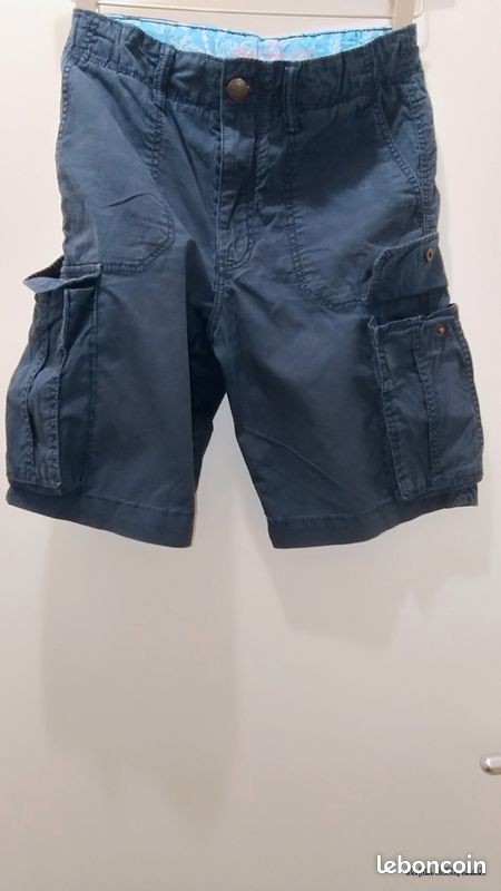 Short bleu avec 6 poches 8/9 ans (image 1)