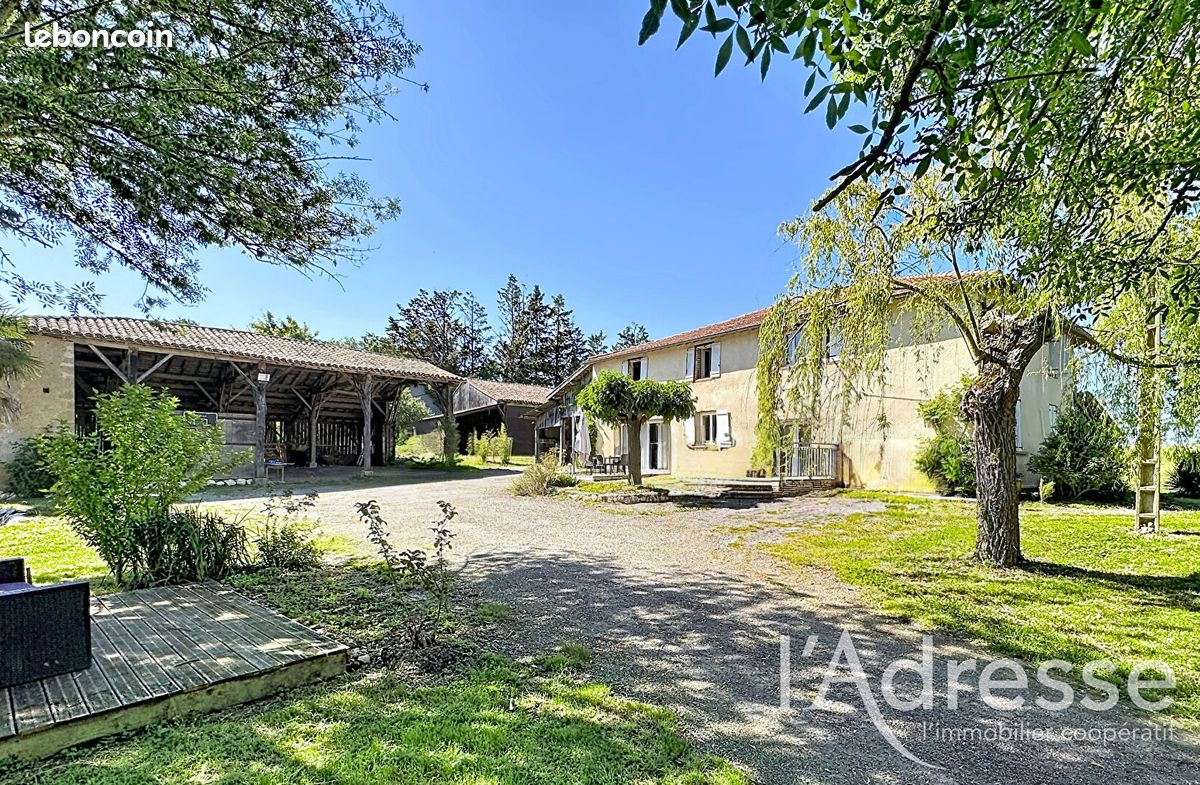Maison 7 pièces 262 m² (image 1)