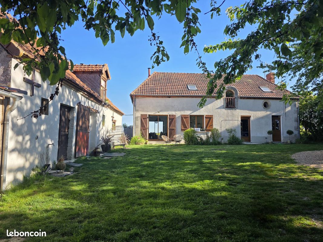 Maison 12 pièces 244 m² · à Graçay · 244 m² · 275 600 €