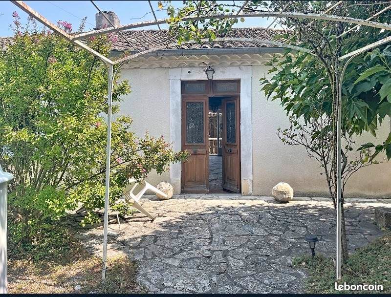 Maison 6 pièces 194 m² · à Tournecoupe · 194 m² · 234 000 €
