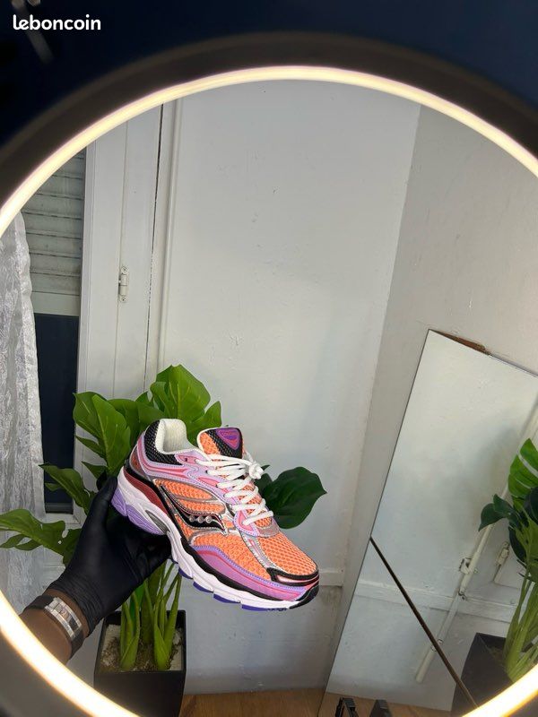 Saucony (image 1)