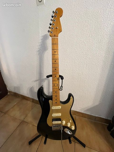 Fender American Ultra Stratocaster HSS Texas Tea (image 2)