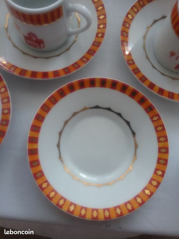 Tasses et soucoupes (image 4)