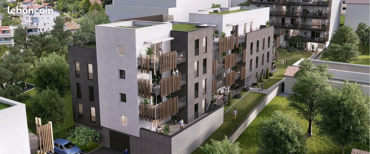 Parking VOIRON · 68 €/mois