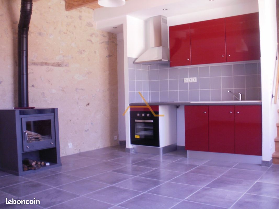 Immeuble 140 m² · à Montjoux · 140 m² · 199 500 €