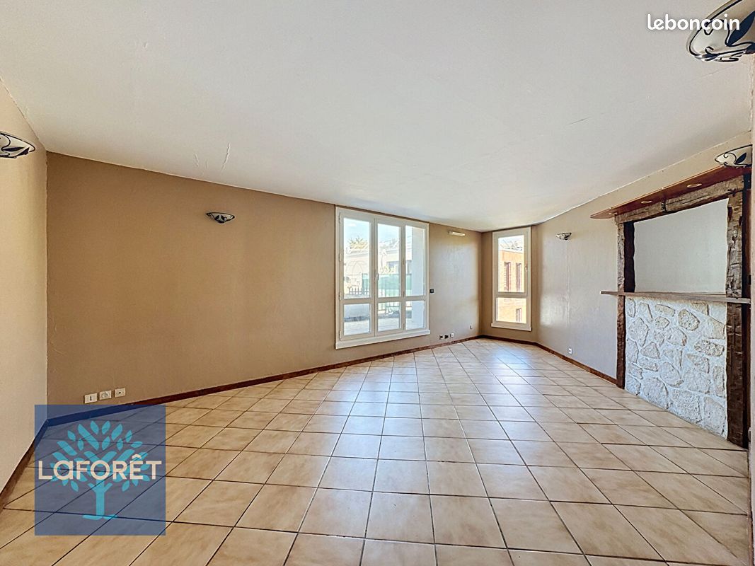 Appartement 4 pièces 81 m² · à Évry-Courcouronnes · 81 m² · 1 160 €/mois