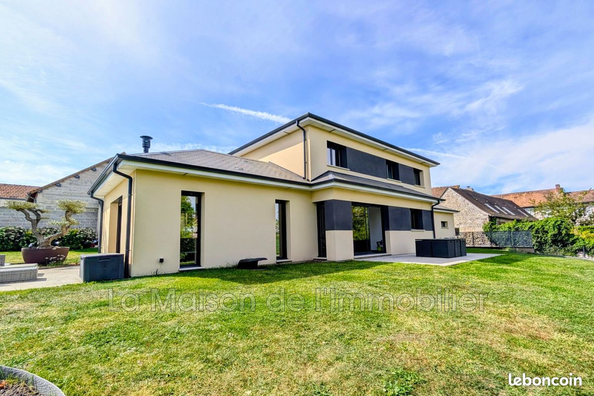 Maison 7 pièces 152 m² · à Criquebeuf-sur-Seine · 152 m² · 482 000 €