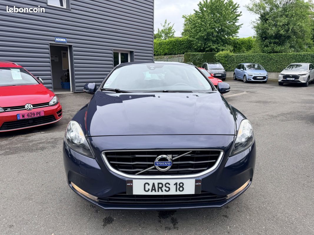 Volvo v40 ii t3 150 momentum 2013 (image 2)