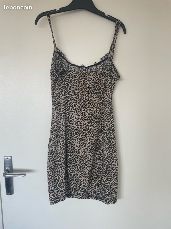 Robe léopard courte à bretelles SHEIN (image 3)