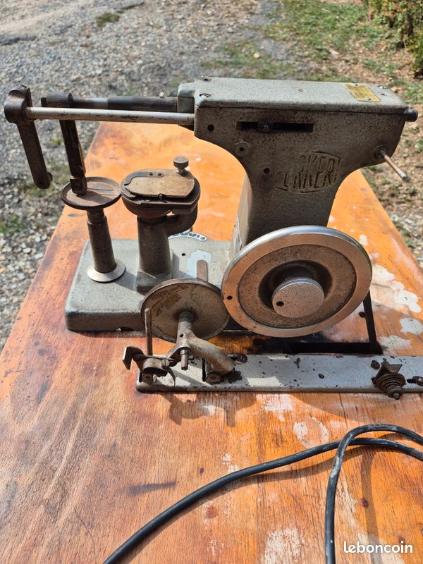 Machine a coudre (image 2)