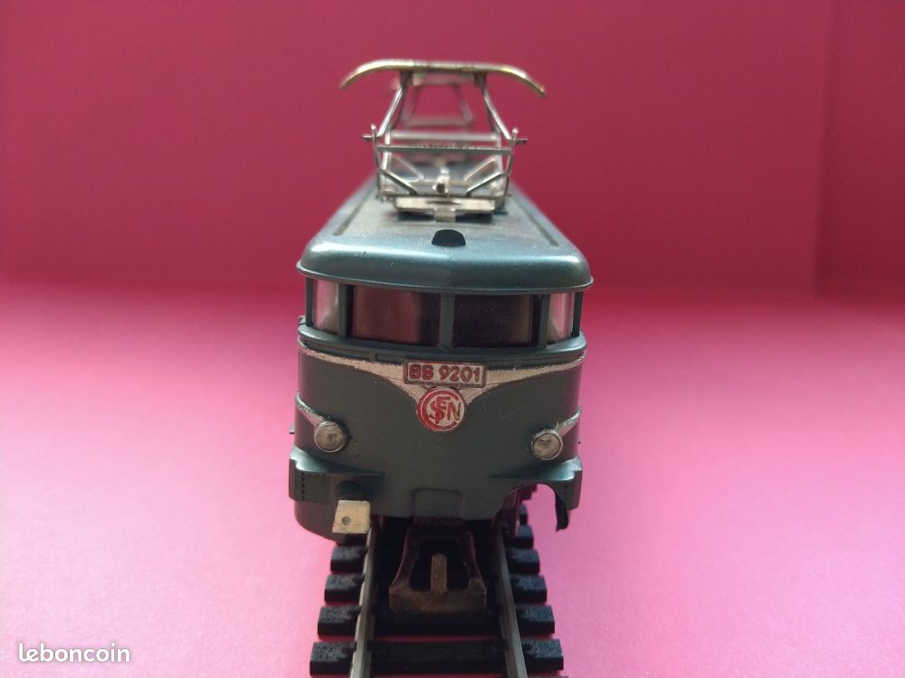 HO] : Locomotive électrique BB 9201 FRET, Ep. V, Analogique