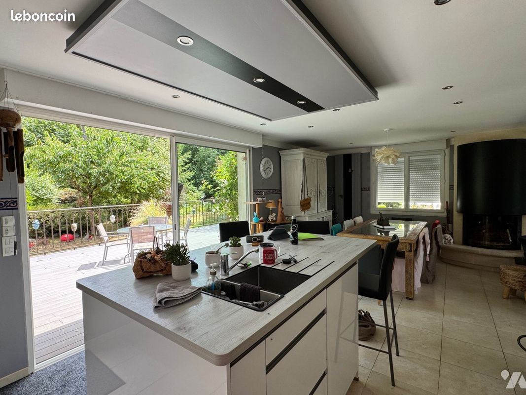 Maison 9 pièces 198 m² · à Saint-Germain-du-Corbéis · 198 m² · 388 500 €