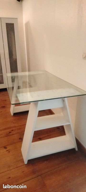 Bureau IKEA (image 1)