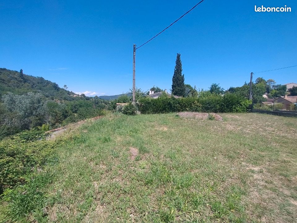 Terrain 1091 m² · à Salavas · 55 000 €