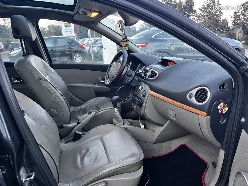 Renault CLIO III 1.2 TCE 100CH INITIALE 5P (image 11)