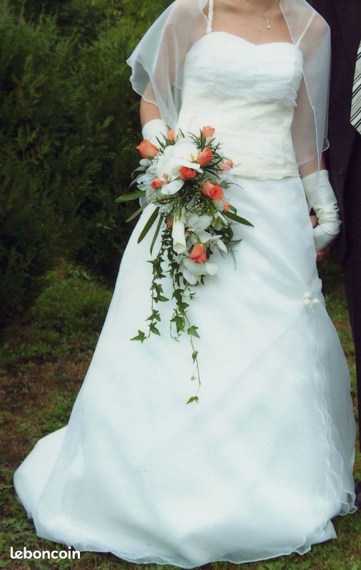 Robe de mariée ivoire satin, organza et dentelle parisienne