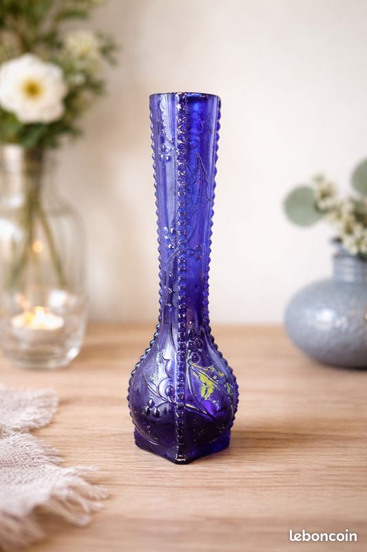 Paire de vases verre soufflé bleu cobalt émaillé blanc numérotés