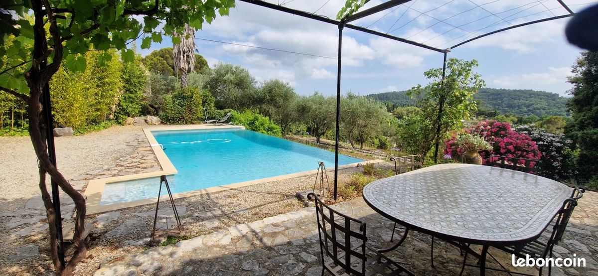 Maison 4 pièces 105 m² · à Grasse · 105 m² · 2 500 €/mois
